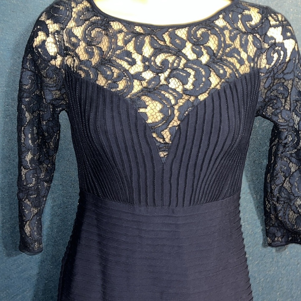 Tadashi shoji size, extra small, navy blue, classy, elegant, sexy gown